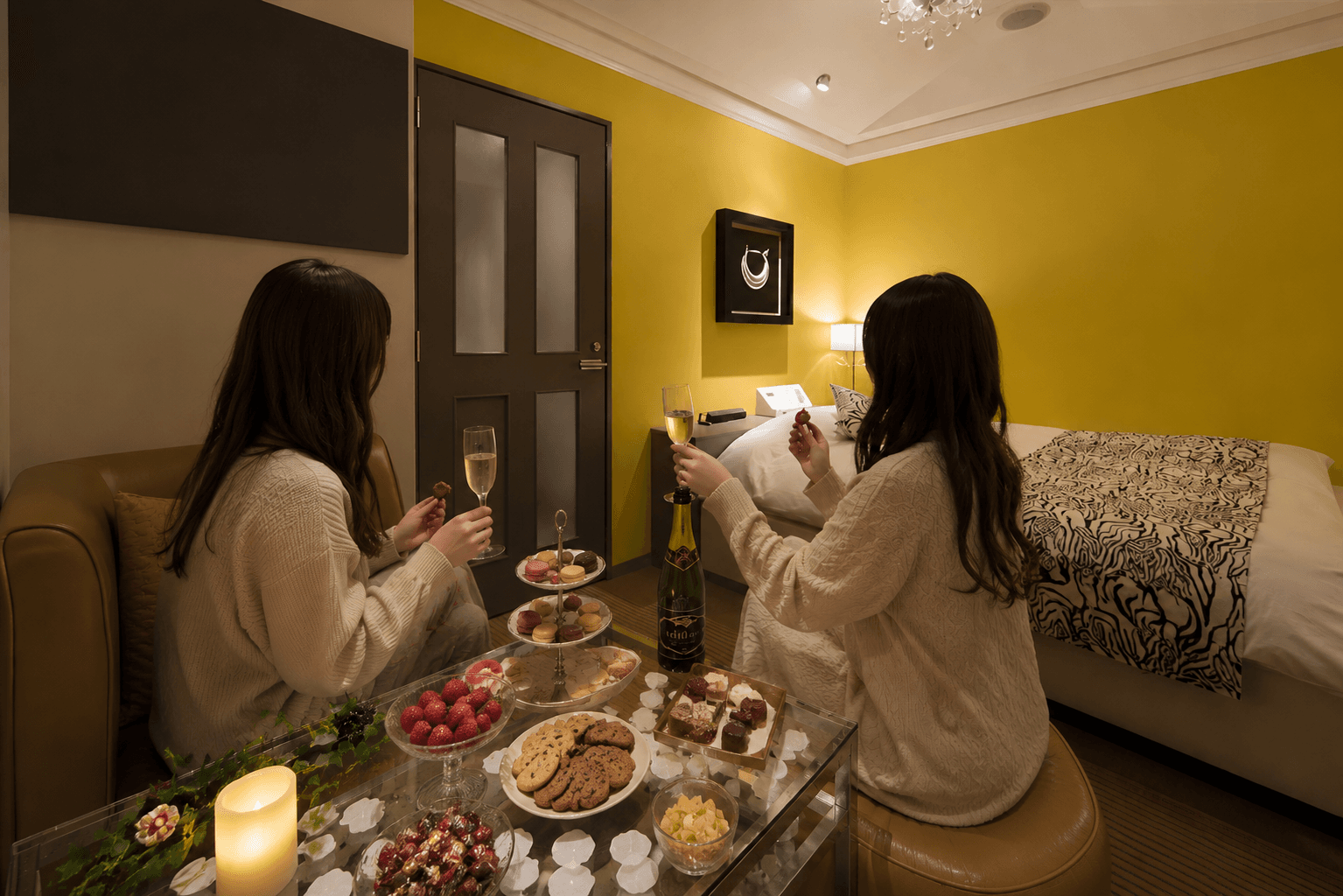 HOTEL REFRAINで友人と楽しむ滞在イメージ